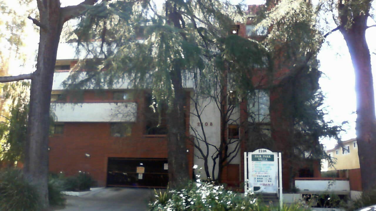 Front of building - 2108 Fair Park Ave Unit #307