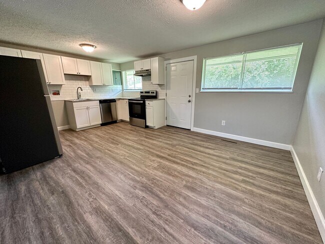 Photo - 4408 Lesher Dr