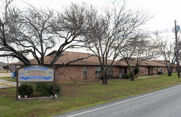 Photo - 700 S Main St