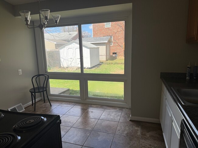 Photo - 417 Eisner St