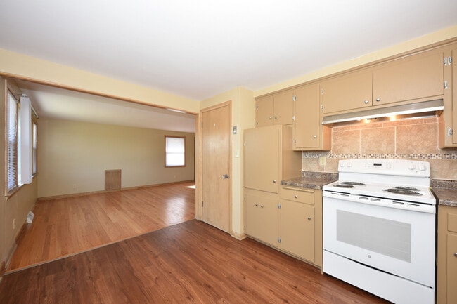 Photo - 4663 N Green Bay Ave Unit 3