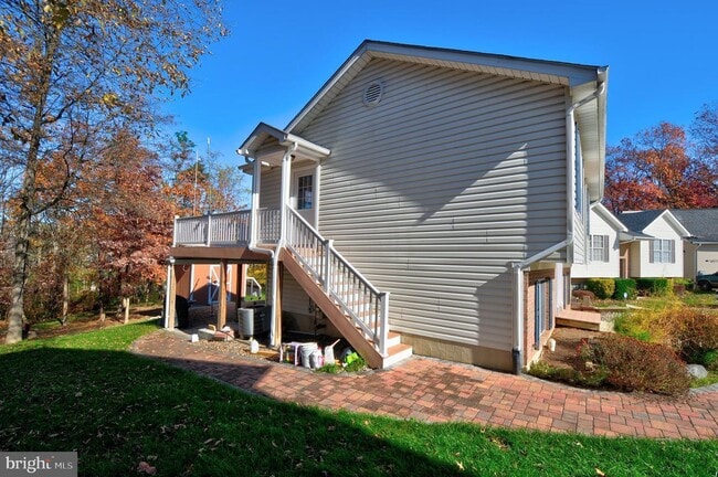Photo - 121 Deer Hill Ct