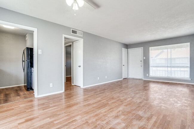 Photo - Esperanza Apartments