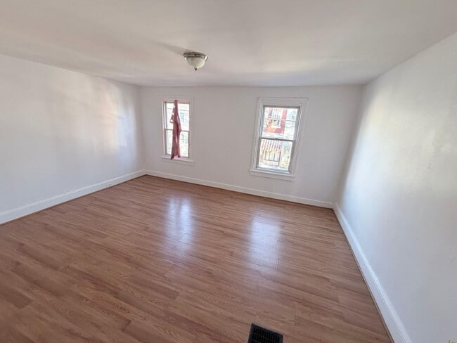 Building Photo - 415 Hudson St