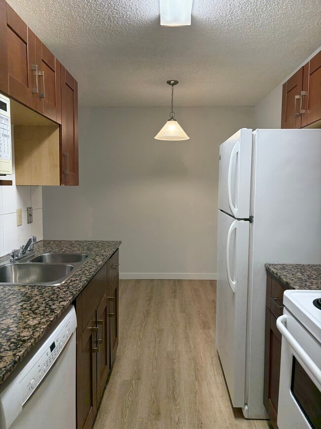 Photo - Spacious One-Bedroom Apartment in Beautiful Sunnyside Unit 204