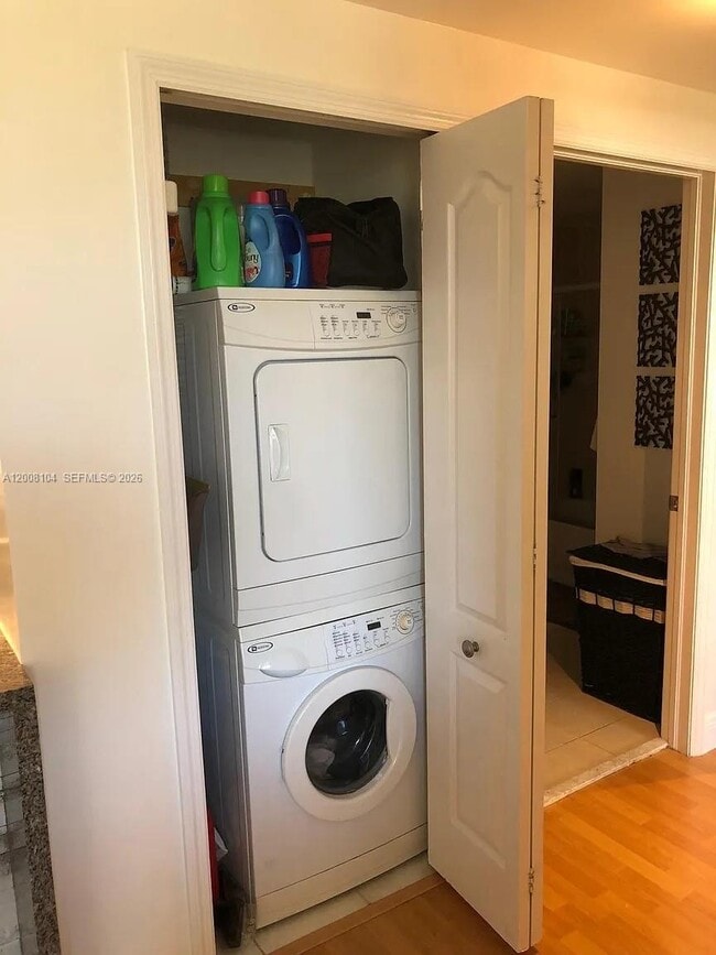 Photo - 2400 SW 27th Ave Unit 304