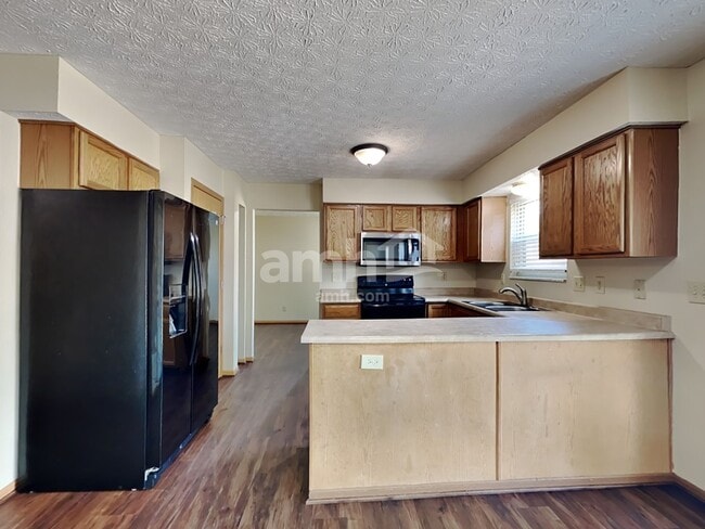 Photo - 2661 Hardwood Ave