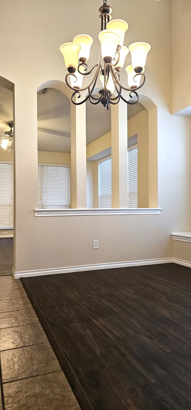 Photo - 1117 Caudle Ln