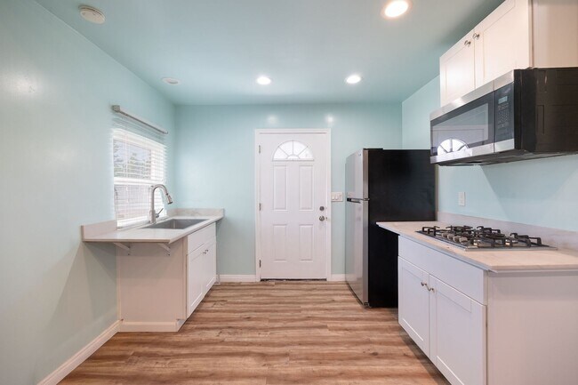Photo - Super cute fully furnished studios now ava...