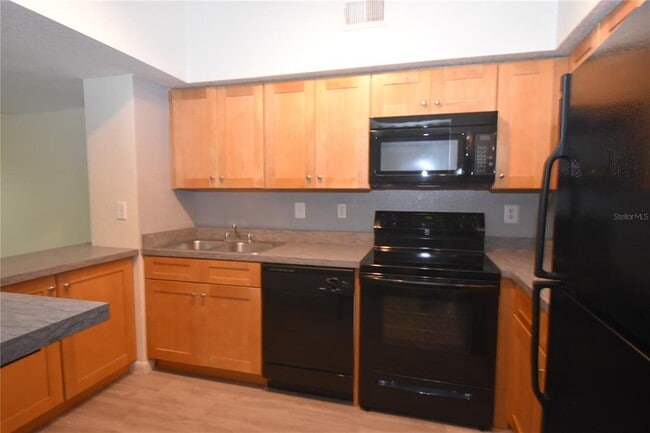 2402 W Azeele St Unit 426