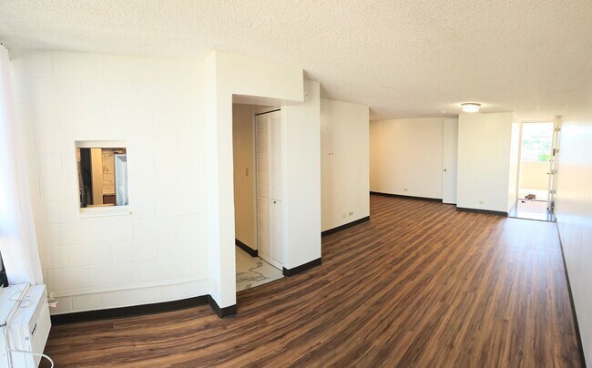 Photo - Maikiki Studio, 1 Parking Condominium in the Luna-Liho Towers Close to Punahou School Unit 806