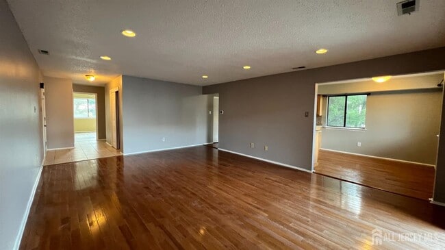 412 Edison Glen Terrace