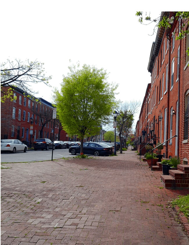 Photo - 737 McHenry St