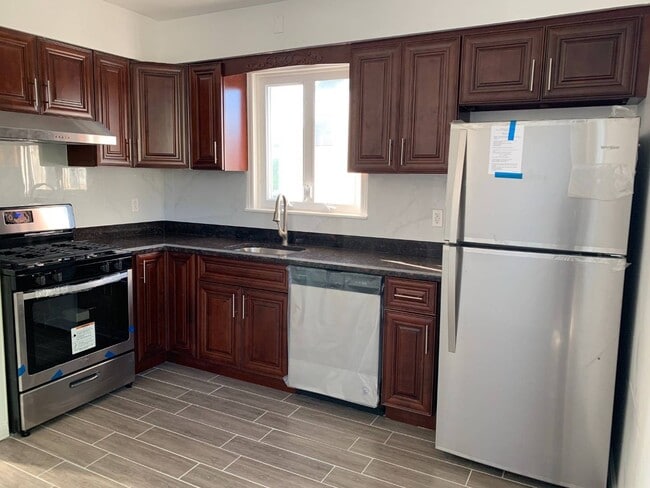 Building Photo - 405 Bement Ave Rental