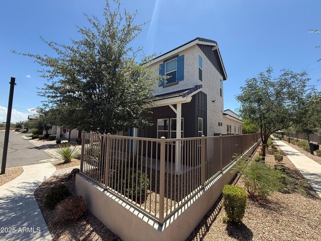 Photo - 15694 W Melvin St