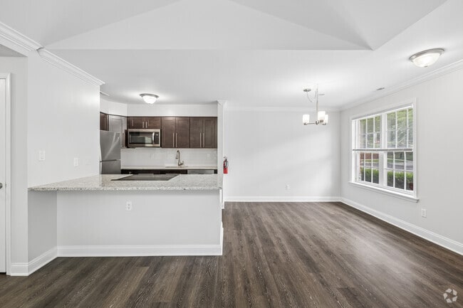 2BR, 2BA - 872SF - Kitchen/Dining Room