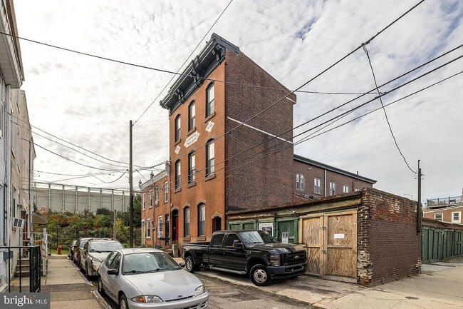 Photo - 1036 Crease St Unit #2