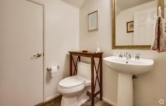 Building Photo - Views! Rental
