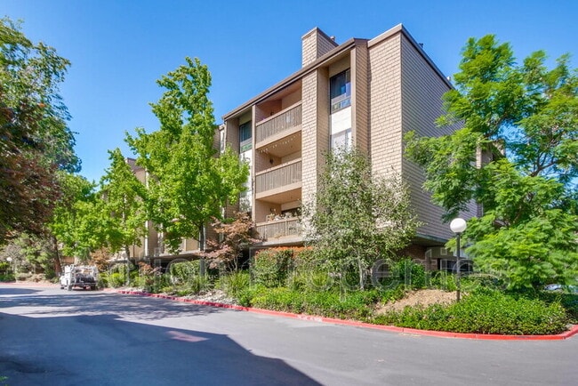 Building Photo - 49 Showers Dr Unit #J327