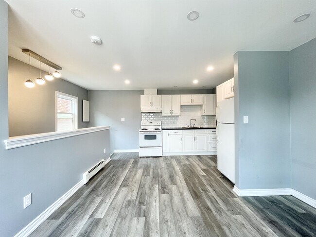 Photo - 728 E Main St Unité C