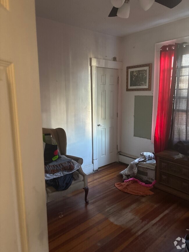 Building Photo - 887 New Britain Ave Rental