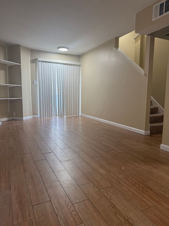 Building Photo - Gables - Prelease Fall 2026