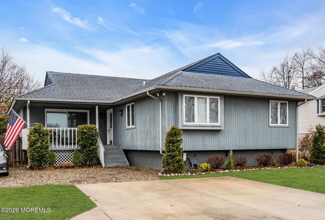 Photo - 658 Driftwood Pl