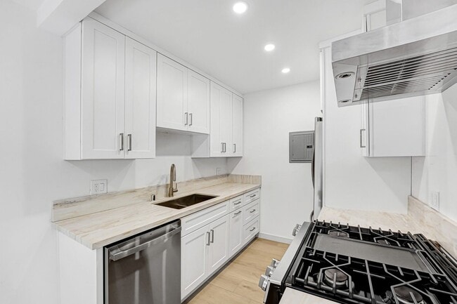 Photo - 1241 9th St Unidad 4