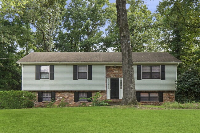 Building Photo - 129 Hickory St