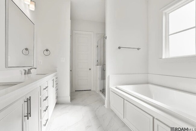 Photo - 3 Bedroom Home in Rouzan |Community Pool