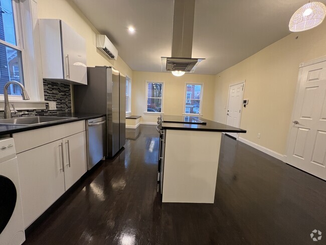 Building Photo - 33 Conklin St Unit 1 Rental