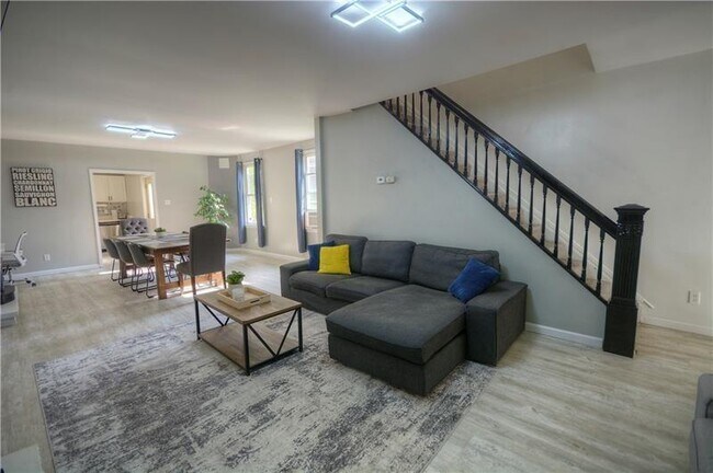 Photo - 522 Suffolk St