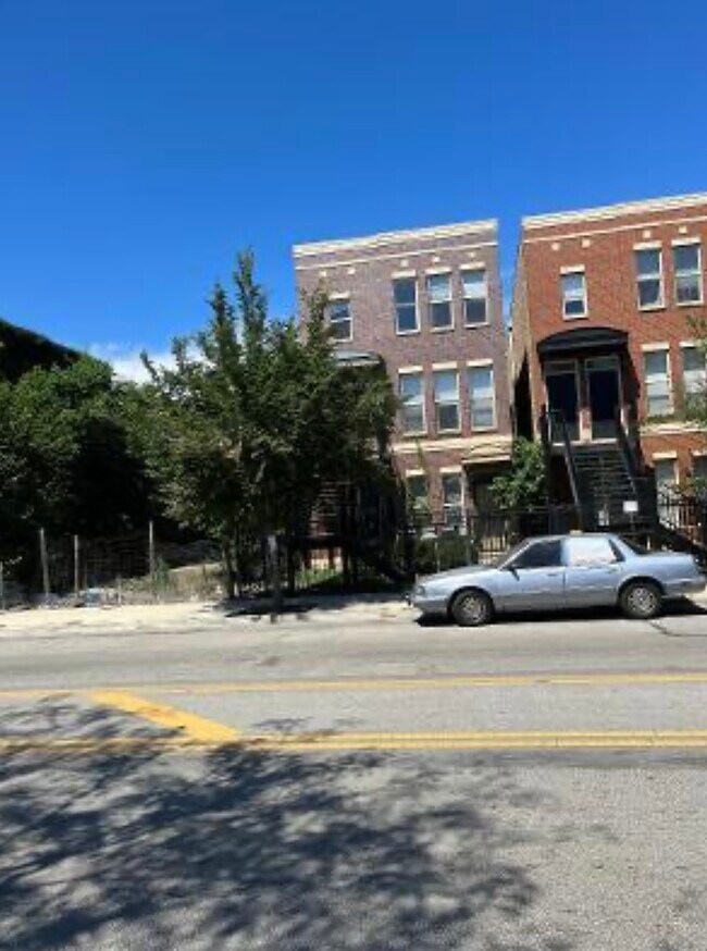 Photo - 2122 W Madison St Unidad 2