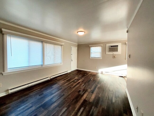 Photo - Hoyt Street Unit B