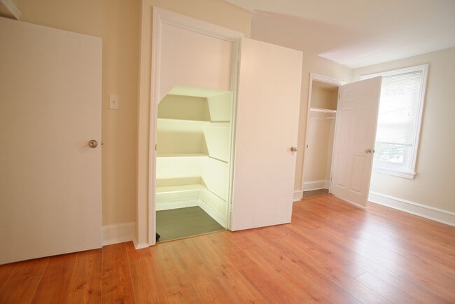 Photo - 3718 Calumet St