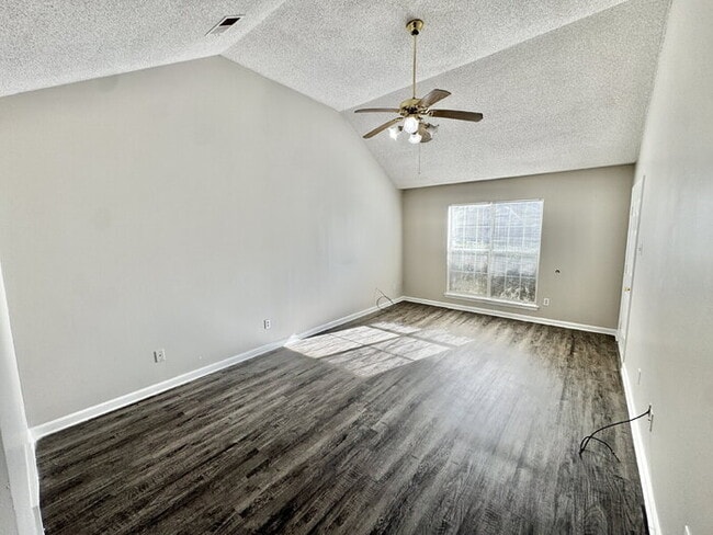 Photo - 5528 Ginners Dr