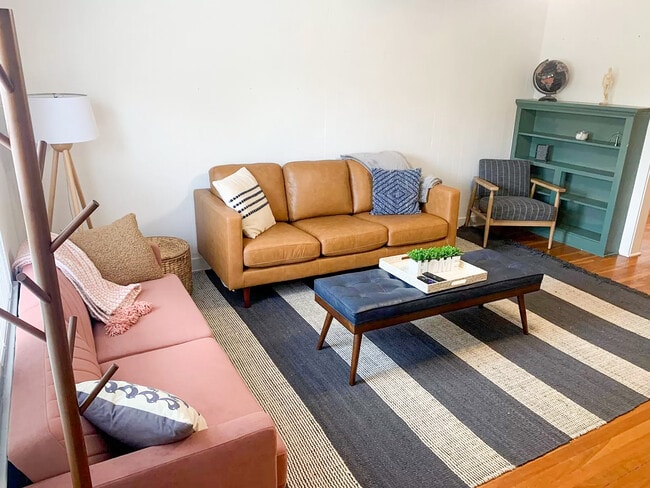 Photo - 618 College Dr