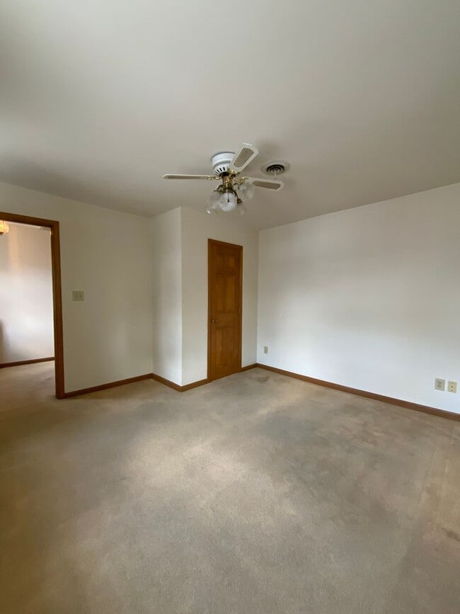 Photo - 140 W Main St Unidad 140 W MAIN ST- 2ND FL