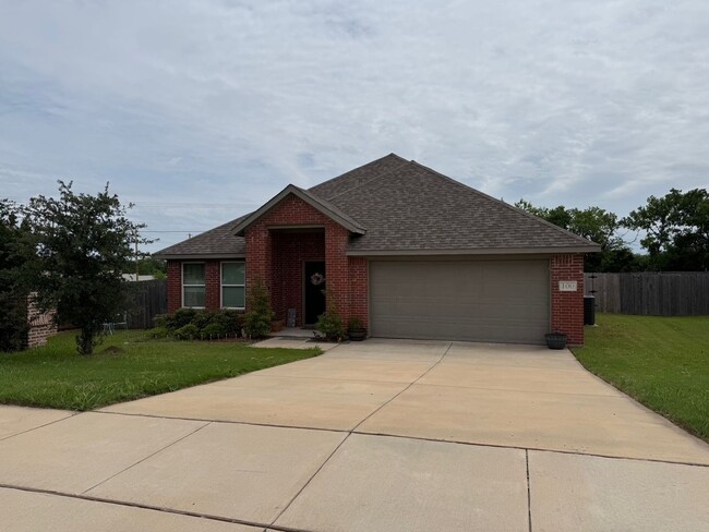 Building Photo - WEST SHERMAN 3/2/2 DESIRABLE AUSTIN LANDING NEIGHBORHOOD WITH COMMUNITY POOL!