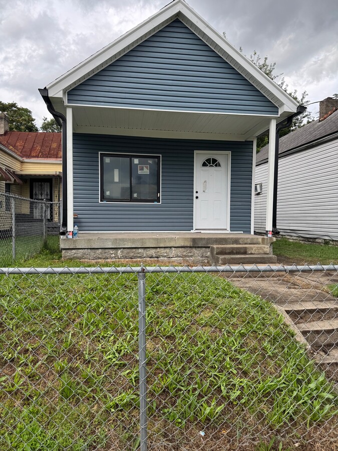 Photo - 2325 Woodland Ave