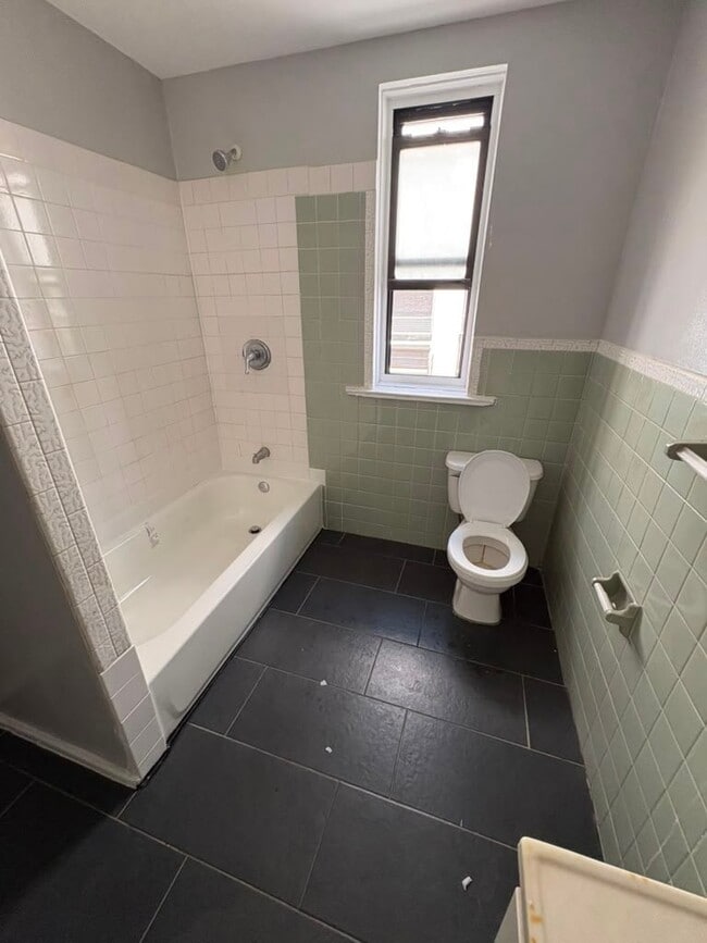 Photo - 280 Hawthorne Ave Unit apt 6