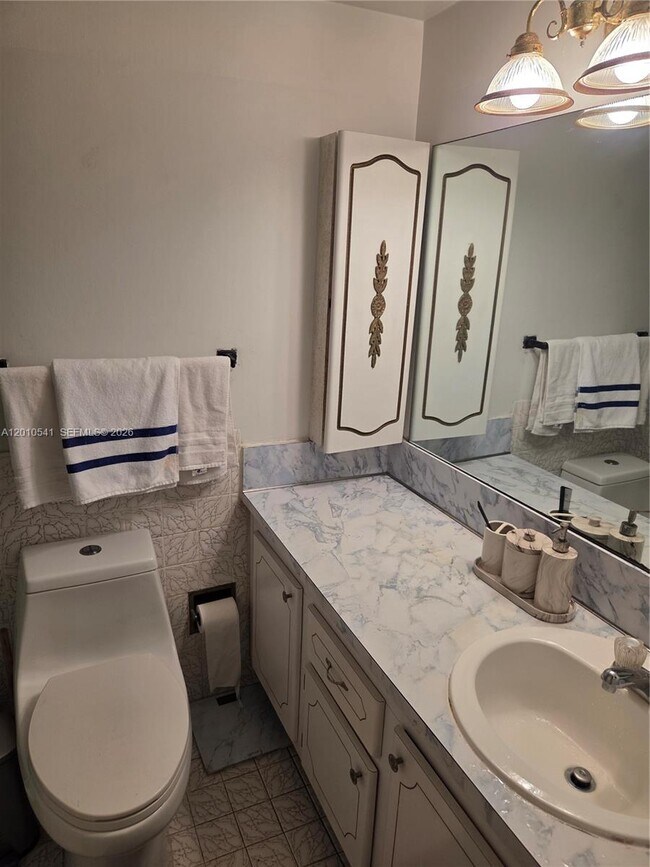Photo - 1817 S Ocean Dr Unit 325