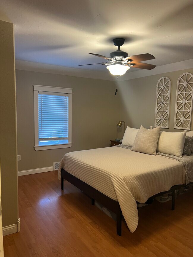 216 Van Brunt St Unit 216