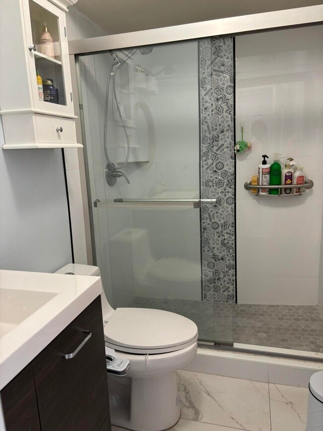 Photo - 325 Andover E