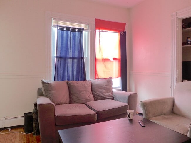 Photo - 95 Hillside St