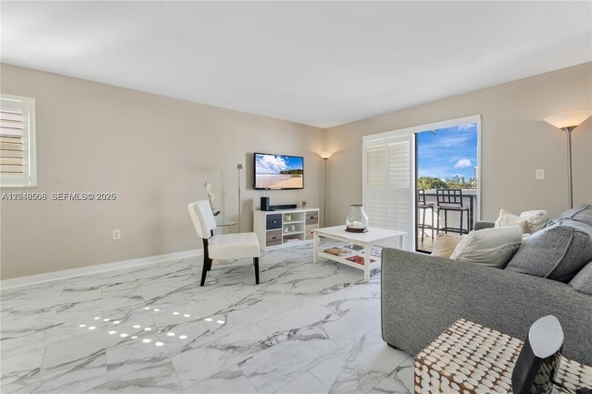 Photo - 1418 Collins Ave Unit 504