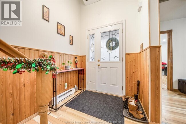 Photo - 1229 Arncliffe Pl