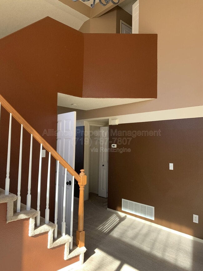 Photo - 212 Oxbow Dr