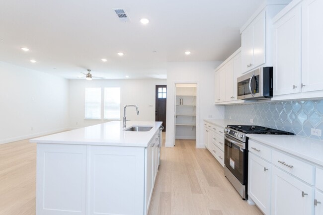 Photo - 9508 Espalier St