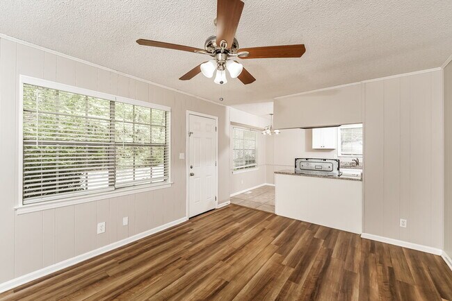 Photo - 1737 English Knoll Cir